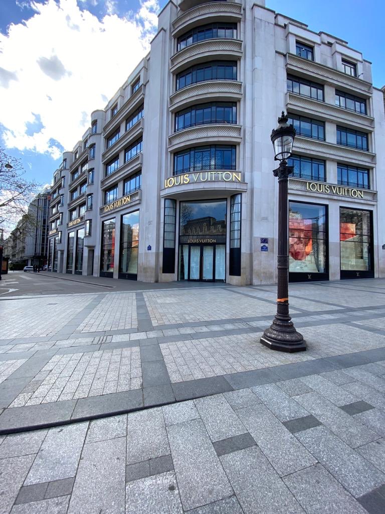 gabylteif1's tweet photo. #Parisvide 
#Parisempty 
#ParisInStop https://t.co/oF4EJjxOr9