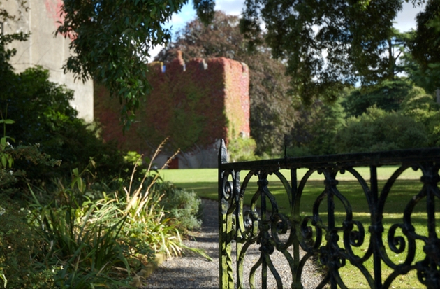 ⭐<a href="/fonmoncastle/">Fonmon Castle</a> was recently listed as one of the finalists in the Wedding Venue of the Year category at The Welsh Wedding Awards 2020. 
The property changed ownership last January and is now... yoursouthwales.wedding/wedding-news/1… #weddingvenue #weddingday