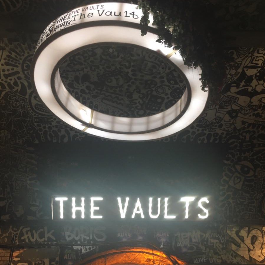 Sending lots of love to all the companies and artists who were meant to open the final week of @VAULTFestival today and ofcourse to Mat, Andy and all the staff who worked so hard for us in week 7. Special shout out to Hannah &amp; @GregArundell who made our time in The Pit great 🐦🐦