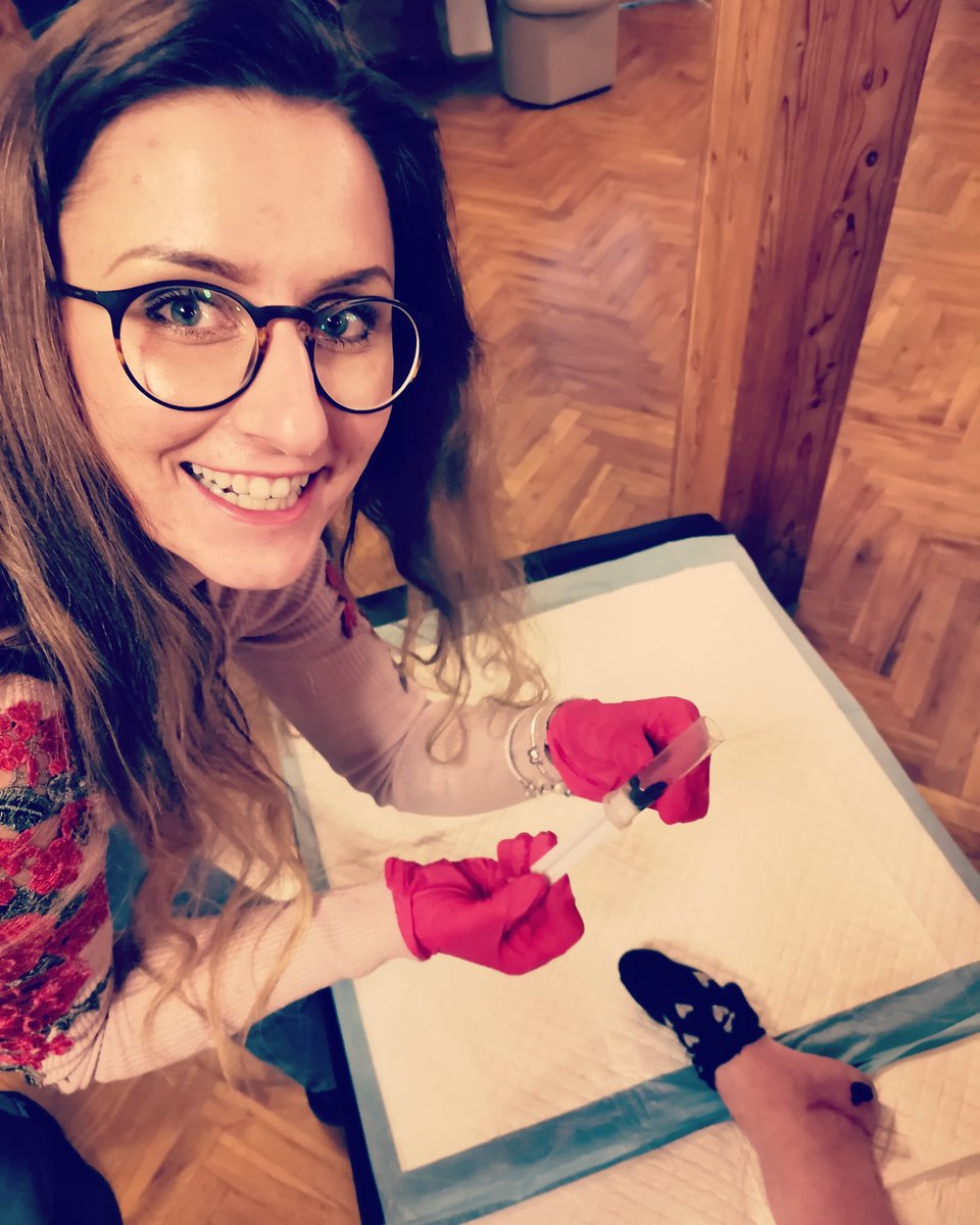 eva_touch's tweet photo. 🐍Pijawka, ma się we mnie wgryźć, o bleee. 
Wiele osób reaguje w ten sposób🐍
Jestem też Hirudoterapeuta
Na co pomaga
➡️zylaki
➡️łokieć golfisty/tenisisty
➡️bóle migrenowe głowy
➡️bóle pleców
➡️nagła utrata słuchu
➡️zapalenie ucha
➡️i wiele innych. 
#Hirudoterapia
#massage https://t.co/BsQRINGj4A