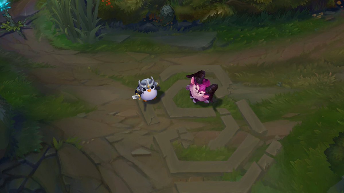 SkinSpotlights's tweet photo. Pengu or Furryhorn https://t.co/Ekgo0xDxti