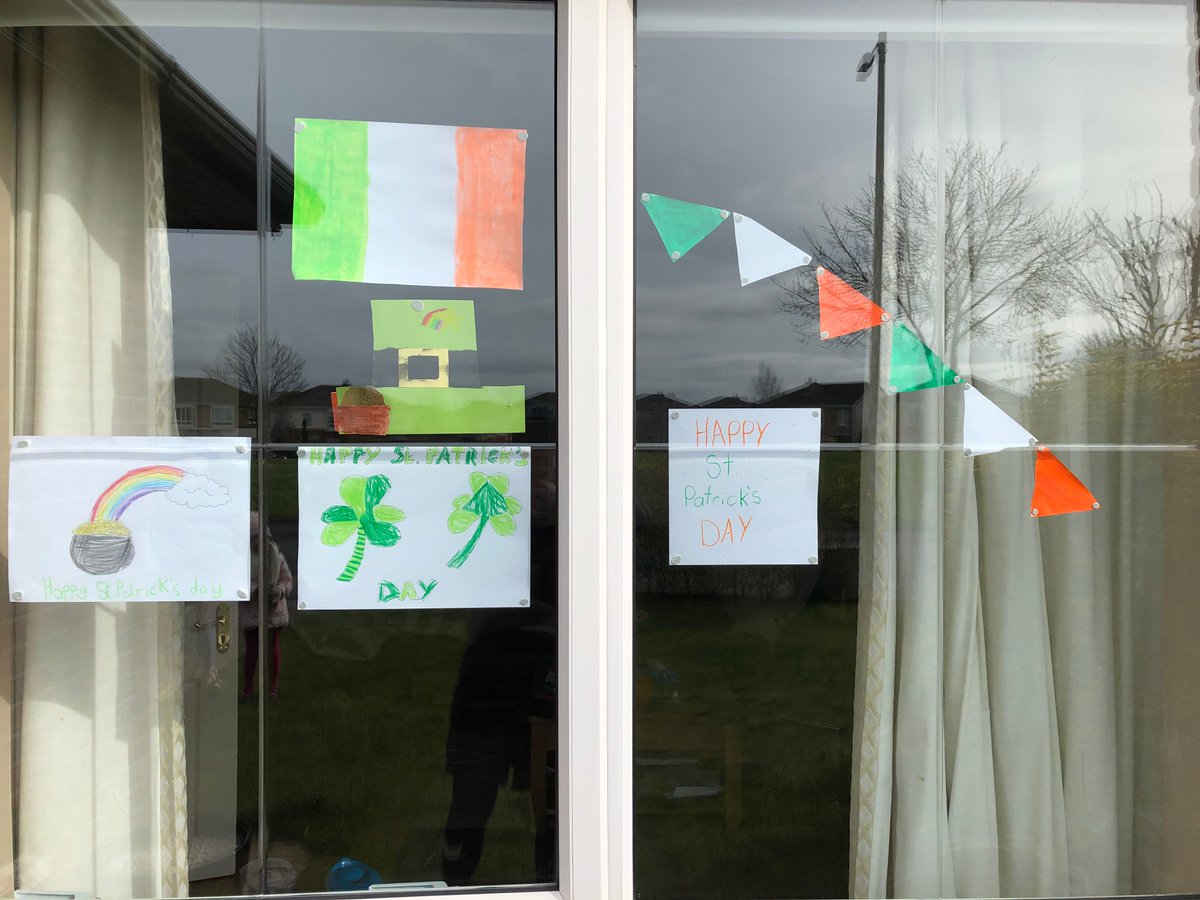 gpowithistory's tweet photo. More great pictures from Lucy, Grace and Lauren in Castleknock, Dublin. Thank you to Chris and Suzi for sharing their window display with us!
#paddy_panes #ireland #stpatricksday #GPO #artflashmob #lockdown #covid19ireland #celebrateinsideout https://t.co/CfobYzMuyQ