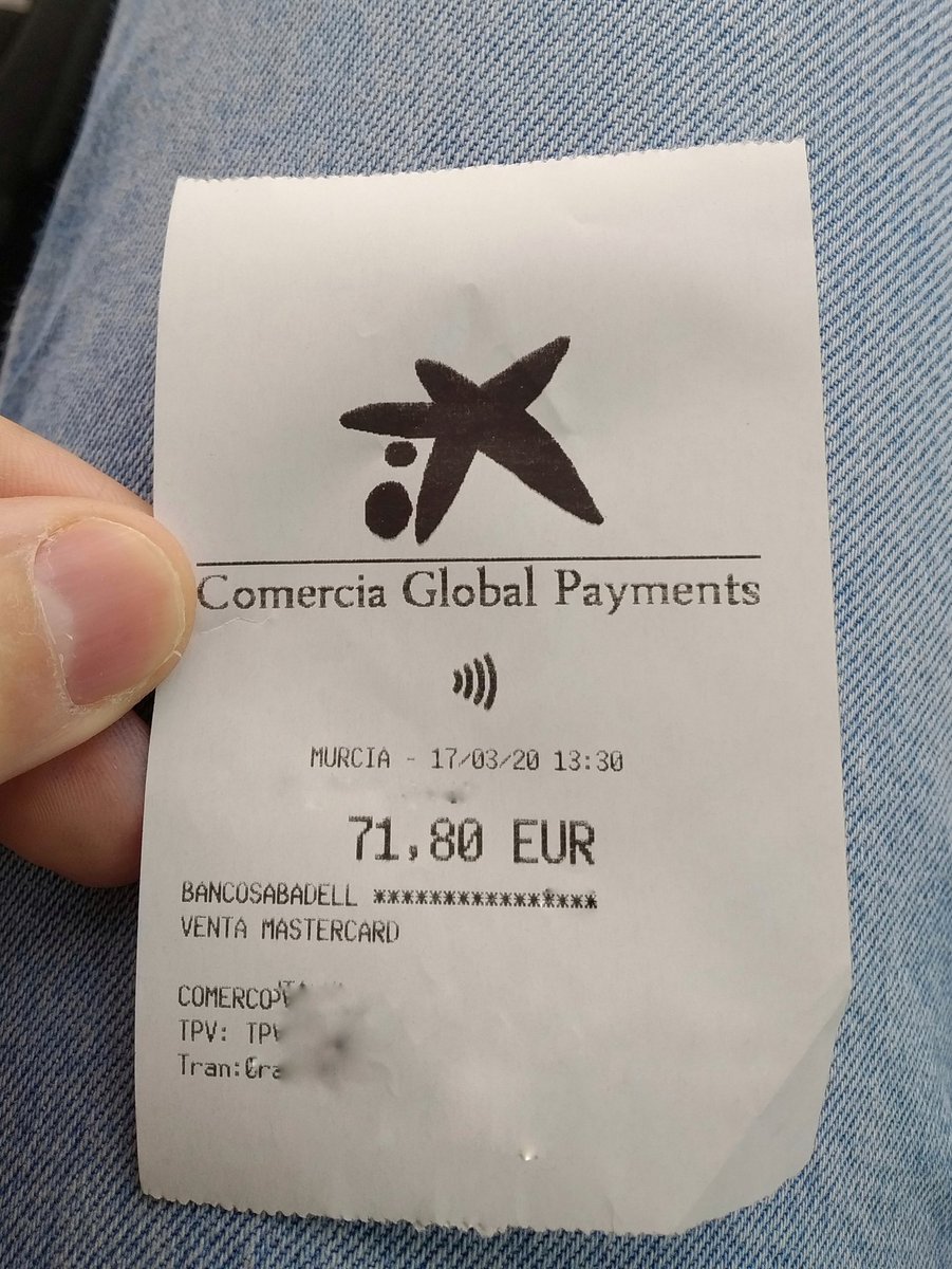 MiguelCompany's tweet photo. Hoy, en una farmacia de #Murcia

2 cajas de guantes
2 botes de Gel Hidroalcohólico
20 mascarillas de gasa (40€)

Total: 71,80€

*El material es para mi padre, taxista, que sigue estando en servicio. Creo que es un disparate.

#COVID19 https://t.co/V7rxOboZDY