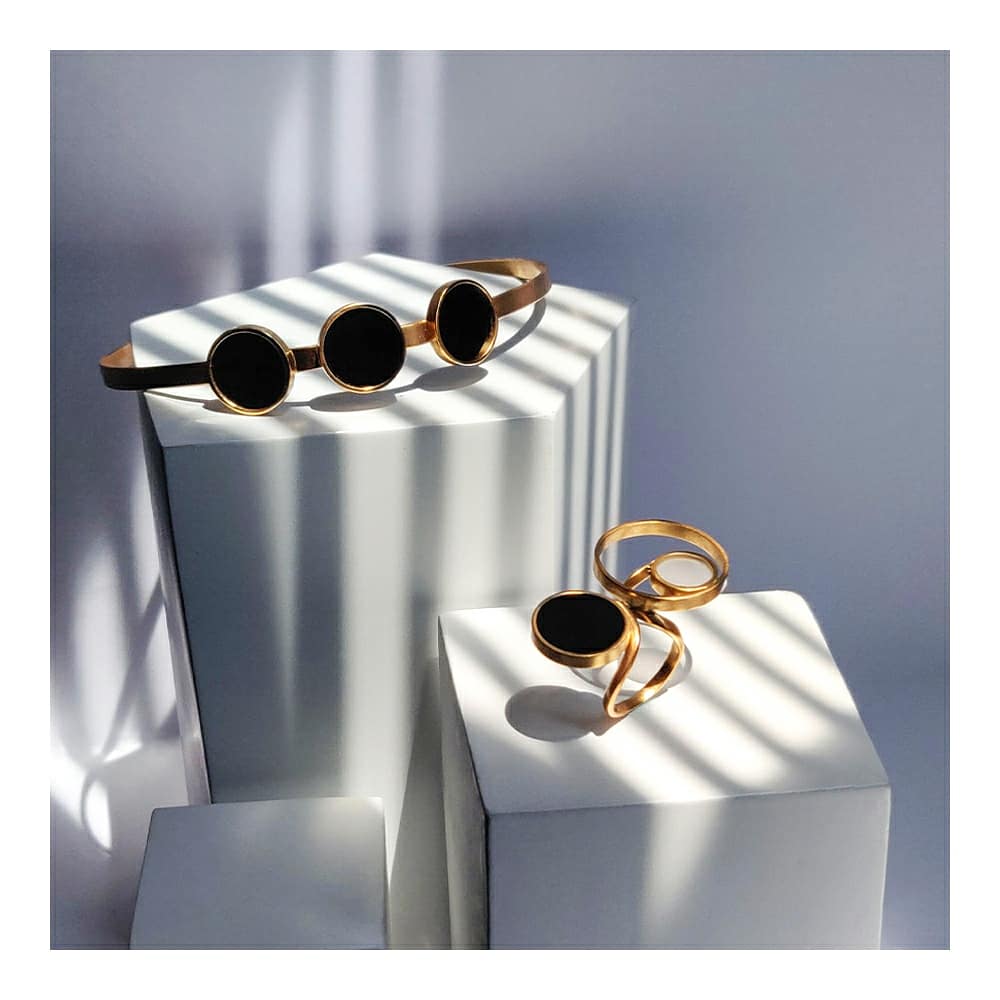 SuhaniPittie's tweet photo. Four More Shots Please is coming out this April and we can't contain our excitement!
Are you fearless and adventurous just like Umang ? Swipe to find out "the" jewellery for you.

#FourMoreShotsPlease #SPeverafter #Bacheloretteparty #BrideCrew #Weddingseason #SuhaniPittie https://t.co/DEPDXwZgFY
