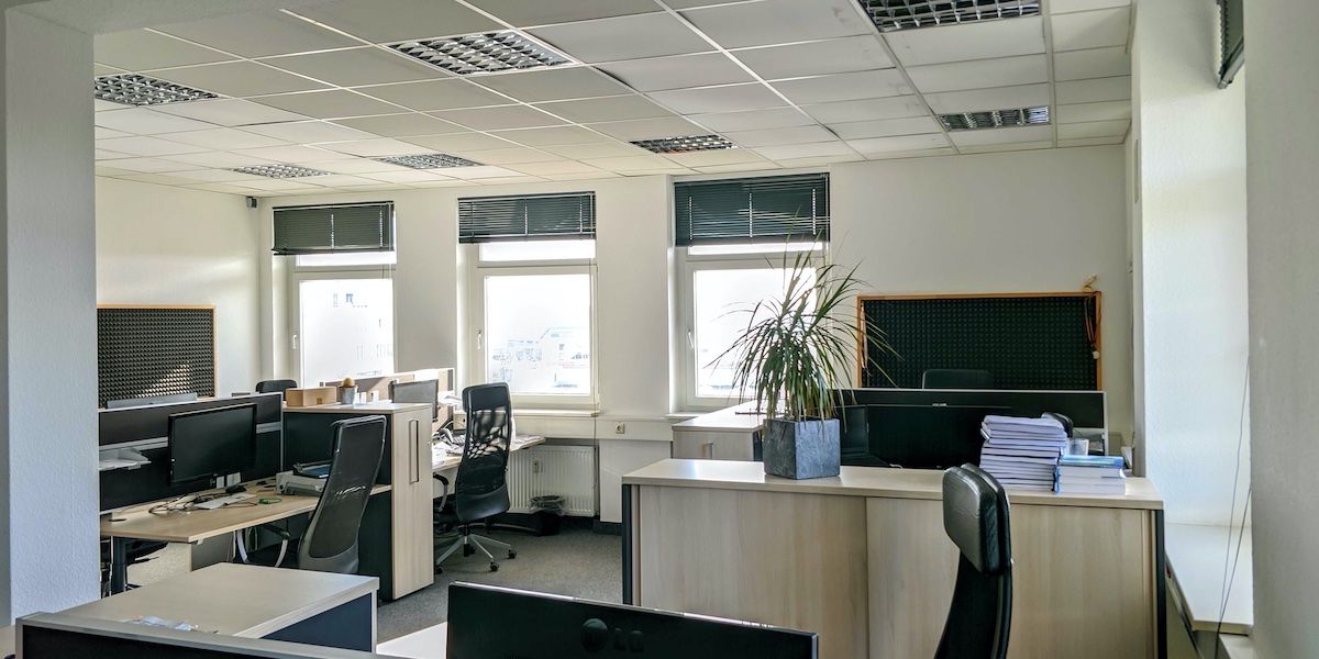 Leere Büroräume, aber voller Einsatz im Homeoffice für die Kunden bei Logentis. Bleiben Sie gesund!