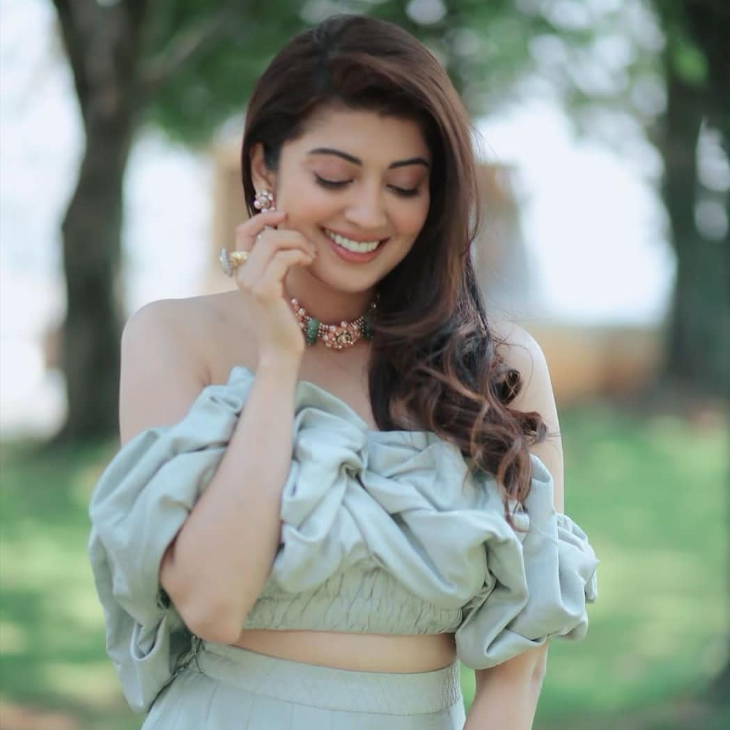 movilti's tweet photo. Beauty is her grace.
@pranitasubhash
#pranithasubhash #pranitha #subhashpranitha #fashion #attire #Beautiful #beauty #lookoftheday #instalove #instadaily #insta #loveable https://t.co/ufiNf3oiSg