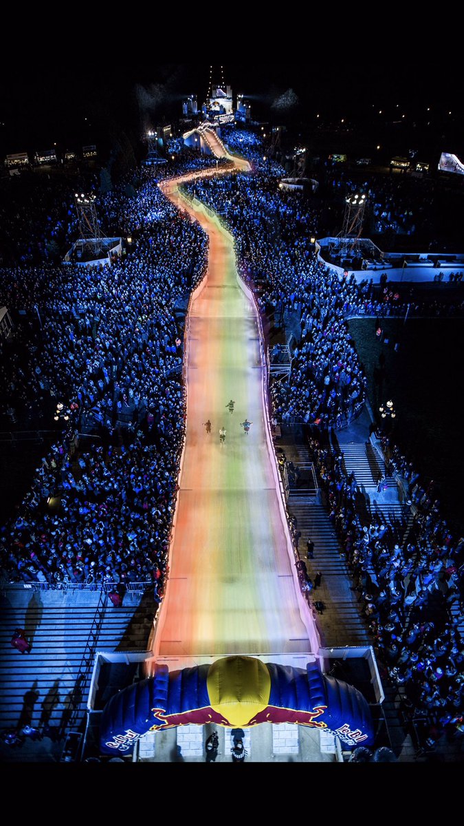 Happy #StPatricksDay! Off to find the trophy at the end of the course 🌈🏆 Who remembers this race in #Belfast? 🇮🇪🍀⛸ <a href="/redbull/">Red Bull</a> #icecross