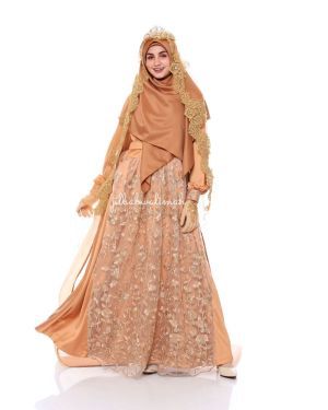 👗 GAUN SYAR'I NAN CANTIK UNTUK HARI SPECIALMU 🗓️ Beberapa Gaun Syar'i milik Kami meski berbentuk lebar &amp; menutup dada, tapi tetap dibuat se-elegan mungkin sehingga cocok di hari Special Ukhty. Klik link untuk lihat koleksinya ➡️ jilbabwalimah.com/product-catego… #bridal #muslimah