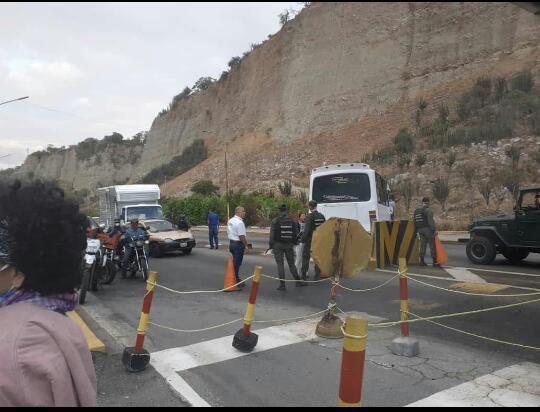 #17mar..GNB cerró carretera entre #Mérida  El #Vigia en el punto de control Las González..