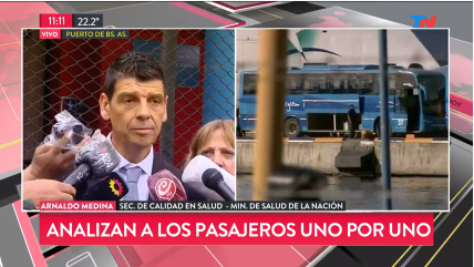 AlertasTransito's tweet photo. En Uruguay no le permitieron bajar.
Un crucero con 3000 brasileros en Puerto Madero.
"Le estamos tomando la temperatura 1 x 1".
RT si pensas que hay que devolverlo ya. https://t.co/SfI0n2Gc3c