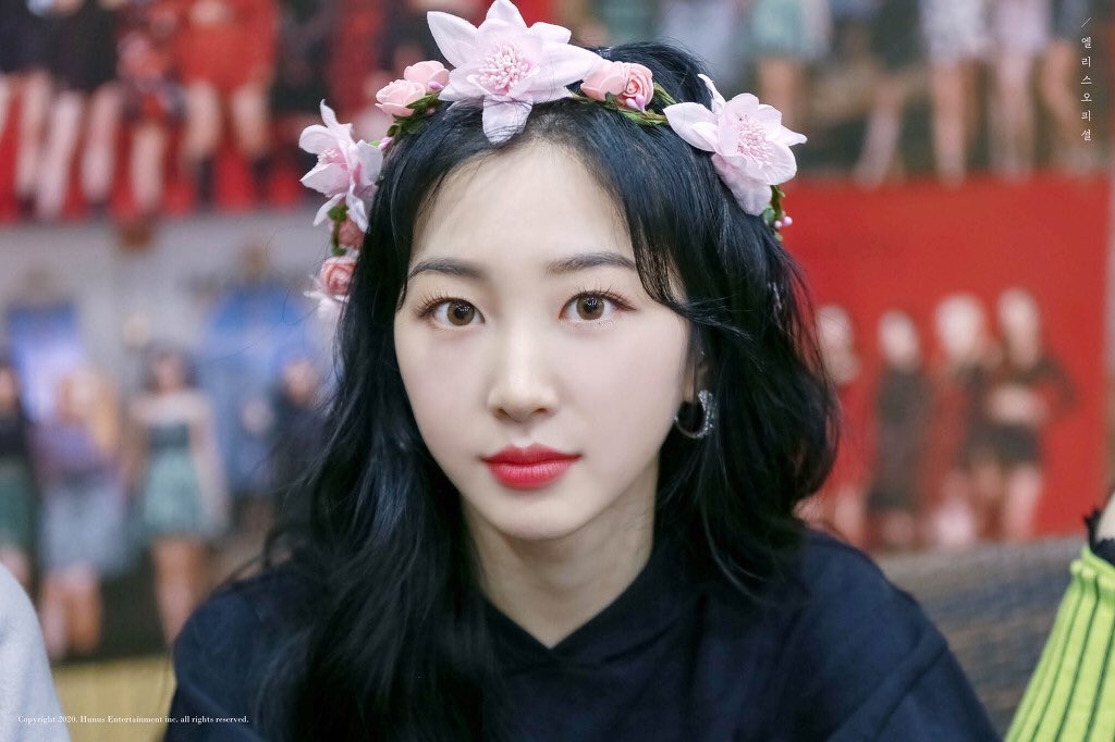 elrisgallery's tweet photo. › fancafe⋮200316﹗
( #유경 ﹢ #엘리스 ) ⋆˚ ༘ https://t.co/rNeJVICA2E