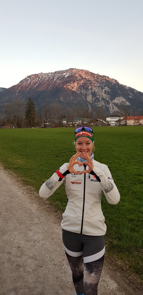 Together we are strong! In these difficult times, we must stick together. Everyone can do something now to prevent the spread. Stay home and take care of each other. ♥️🙏
#takecare #FlattenTheCurve