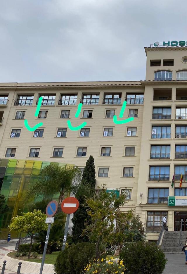 HRegionalMalaga's tweet photo. Por vuestros aplausos, por vuestra comprensión, por quedaros en casa...
#GraciasMálaga #COVID2019 https://t.co/KE3pCwgqfo