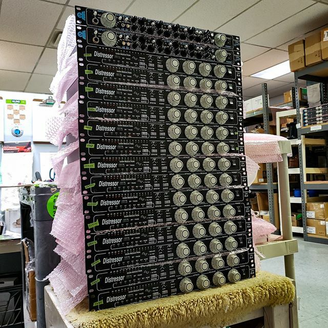 EmpiricalLabs's tweet photo. 14 Distressors and 2 Lil FrEQs ready for packaging! Fun Fact: Joe Perry of Aerosmith has 8 Distressors. What is the most amount of one piece of gear that you have? Don't forget to share your Distressors for #DistressorTuesday!
.
.
.
.
.
#empiricallabs #r… https://t.co/hVlcwkGvfM https://t.co/2uO8nLdKsV