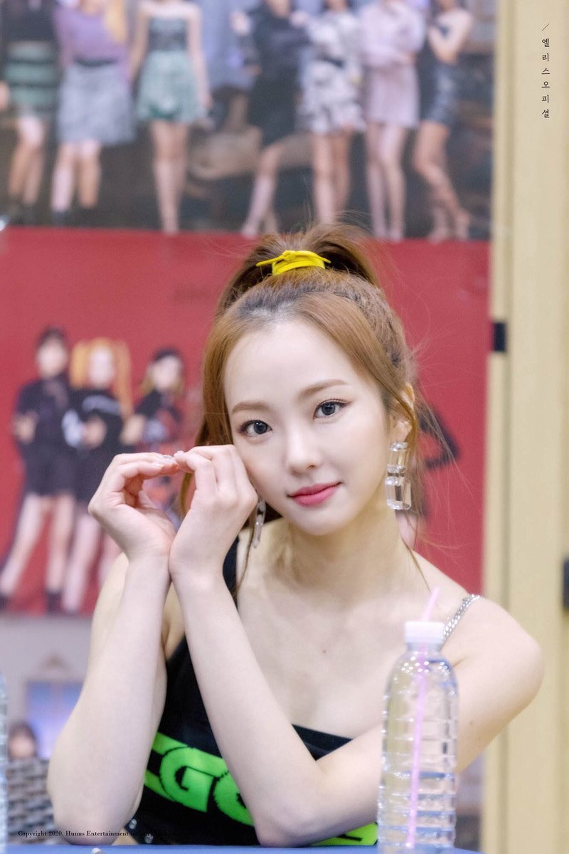 elrisgallery's tweet photo. › fancafe⋮200316﹗
( #혜성 ﹢ #엘리스 ) ⋆˚ ༘ https://t.co/IKiZ2U2gFV