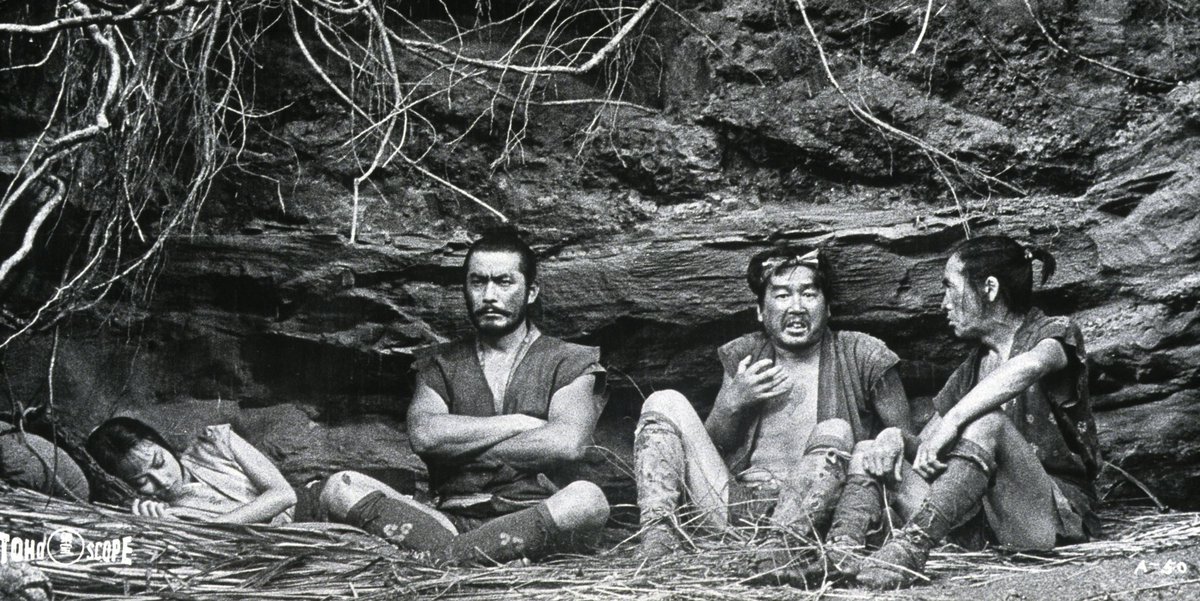 6 - LA FORTERESSE CACHÉE de Akira KurosawaQuel régal ! Un film d'aventure épique, filmé en Cinémascope, avec son lot de rebondissements et de personnages passionnants. Avec en prime, la classe de Toshiro Mifune.On voit ce qui a ici influencé George Lucas pour créer STAR WARS.