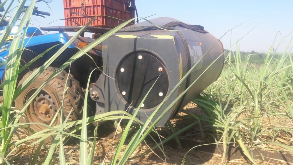 MKY2485's tweet photo. Soil scanning with a Topsoil Mapper #SoilXplorer in Brazil. Data acquired is used to prepare zones for variable rate applications during the upcoming season. A joined Austrian-Brazilian project with #Cropman and @geoprospectors You can #stayhome and still work global. https://t.co/6EHvfs8Baa