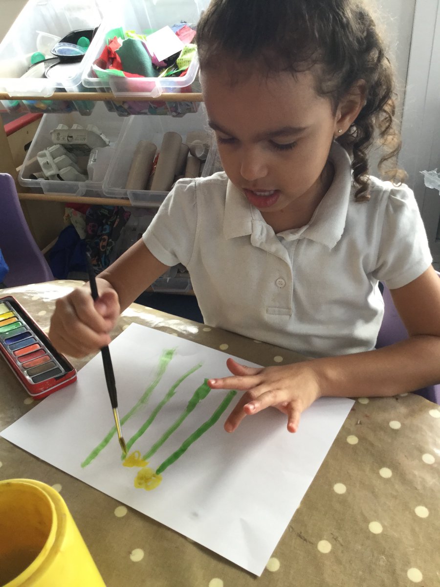 MossBuryPrimary's tweet photo. The children had a fantastic time participating in lots of fun experiments for British Science Week last week. 🔬⚗️

You can view more photos on our website at the link below, or on our school jotter app!😊

https://t.co/hpYI8clTbC https://t.co/hjXW5A3S4W