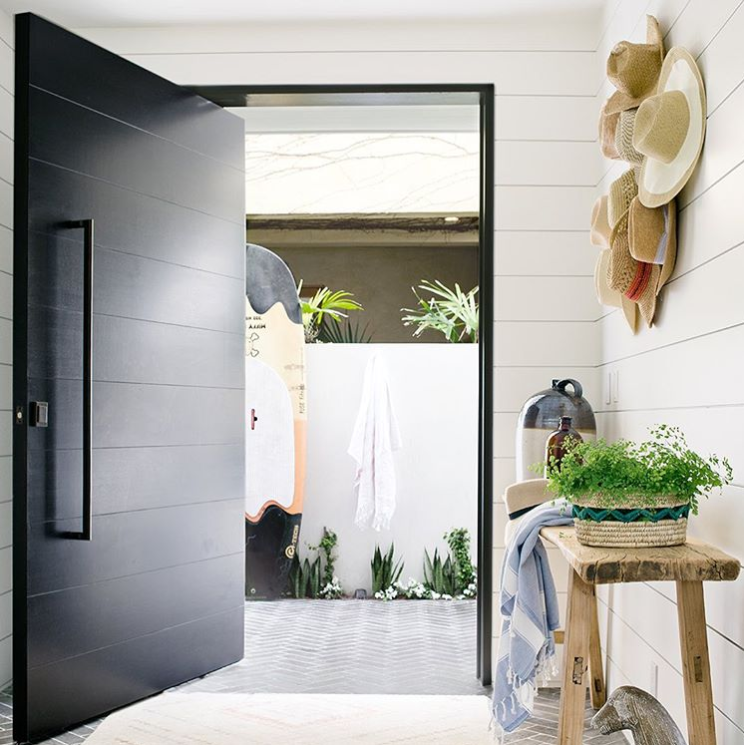 #repost
Check out this awesome custom door sporting our #Olympusgrip

Thank you for tagging us @rjsmithconstruction

#luxuryhardware #bronzedoorhardware  #doorcandy #bronzehardware #luxuryhardware #architecturalhardware #handcastbronze #madeinusa #solidbronze #interiordesign