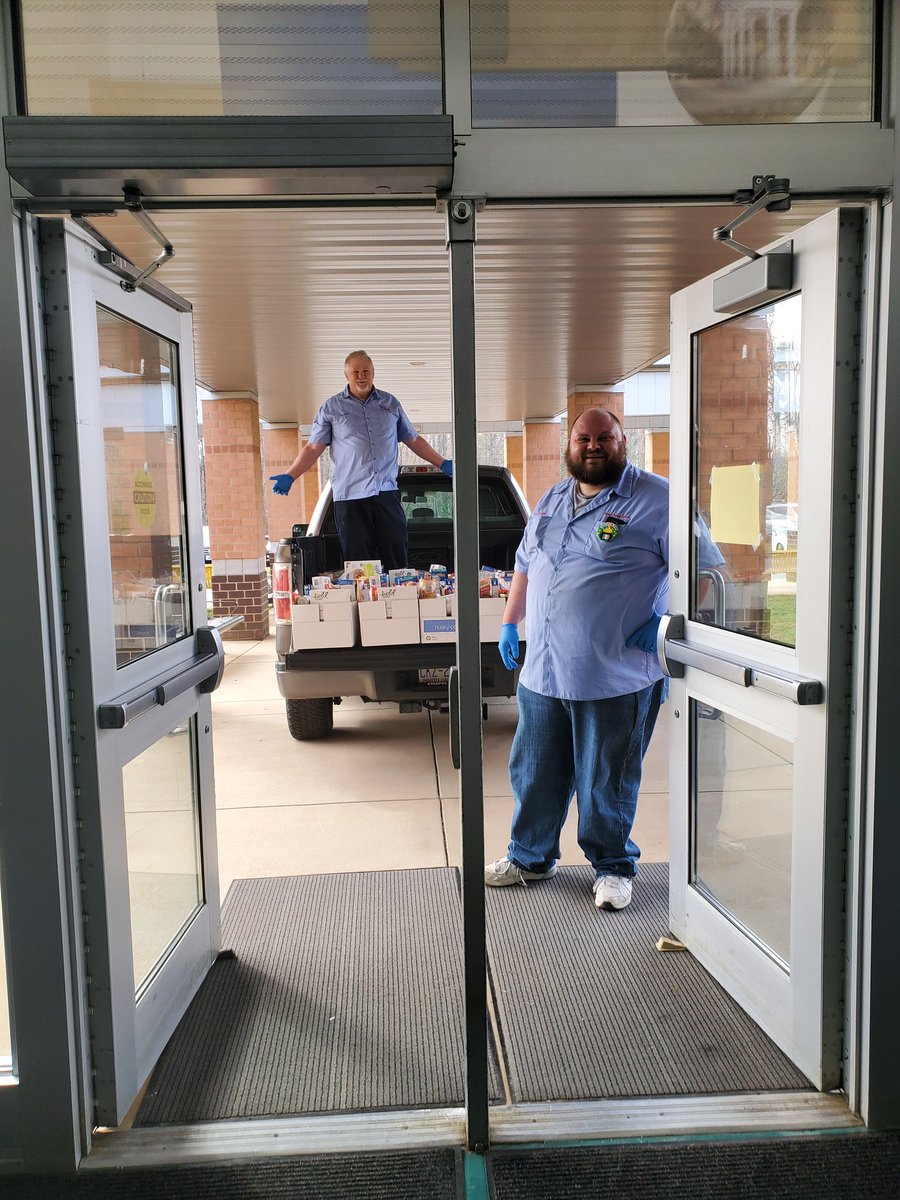 GHMS_Grizzlies's tweet image. Food is being prepared for pickup @GHMS_Grizzlies.