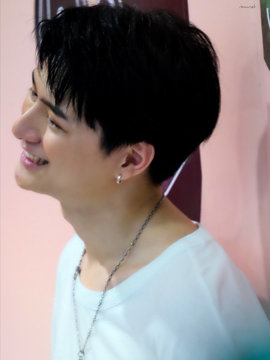 moonsun_Sk's tweet photo. มุม บางมุม
#KristPerawat
#MLSSfoto https://t.co/k8UUCfTOAN