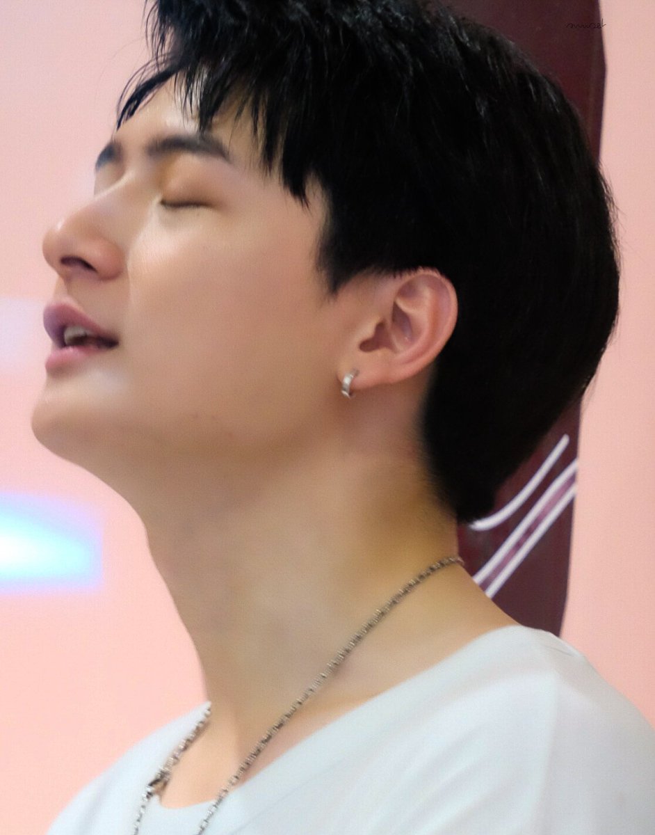 moonsun_Sk's tweet photo. มุม บางมุม
#KristPerawat
#MLSSfoto https://t.co/k8UUCfTOAN