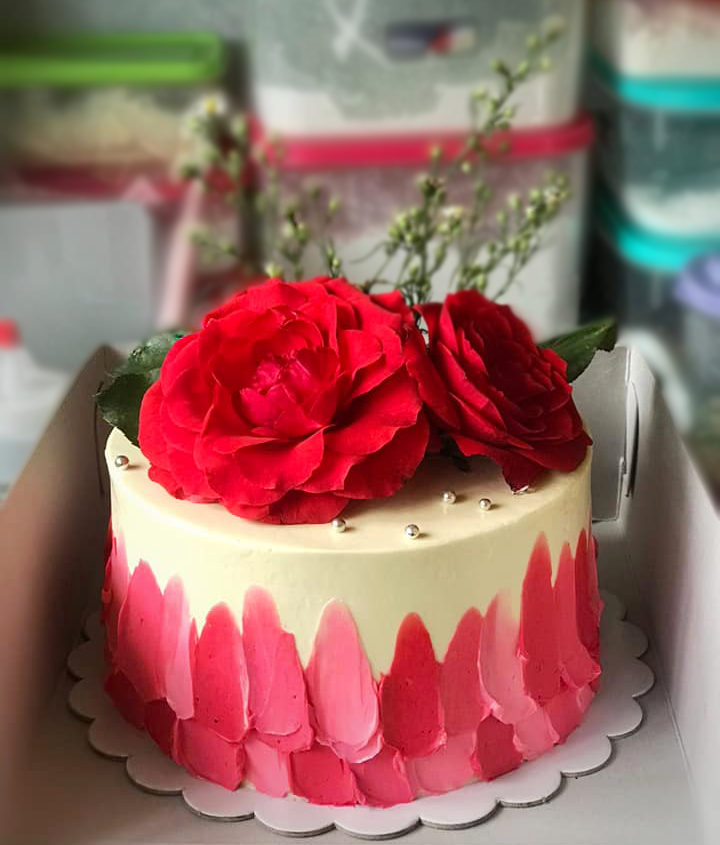 whatthefudgeph's tweet photo. I made this anniversary cake a month ago and I'll be making this cake again this month. But this time, it's for a birthday celebration. :)

 #cake #birthdaycake #cakedecorating #whatthefudge https://t.co/2IiwinWDWM