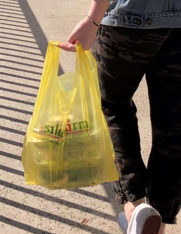 saladfarm's tweet photo. You have to stay at home, but you still have to eat. CALL US  ☎️
We are here for all of your ONLINE ORDERS! Feel free to call one of stores directly OR order from one of the food delivery services! Fresh salads, paninis + soups. https://t.co/BNkrqUlWoM