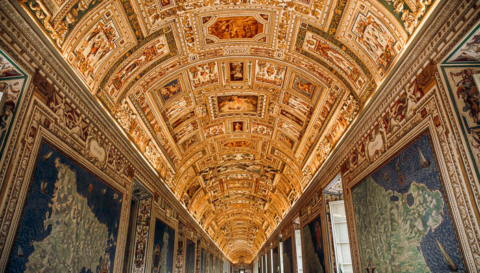 GetYourGuide's tweet photo. Travel might be limited right now, but your experience doesn't have to be. Now you can fall in ooh-la-love with the @museelouvre, the @metmuseum, and more from the comfort of your couch thanks to these virtual museum tours🎨

Ready to explore? Start here: https://t.co/R80HT35coK https://t.co/H4Ni3wRh6g