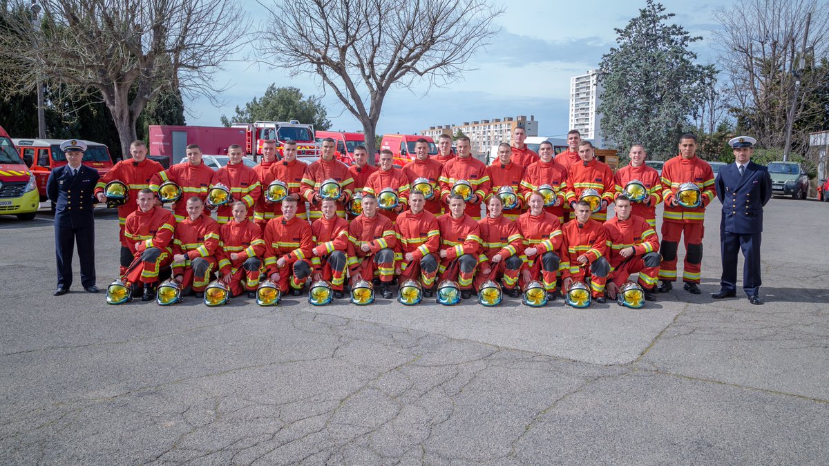 Marins Pompiers De Marseille On Twitter Remise De Casques Le Bmpm Vous Presente La Nouvelle Promotion De 30 Marins Pompiers