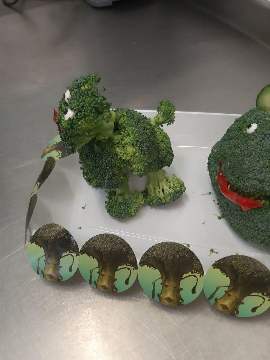 traceysmart2's tweet photo. Would like you to meet Percy the poodle and Bertie the head of broccoli.🤣 https://t.co/jJZKCPMwpW