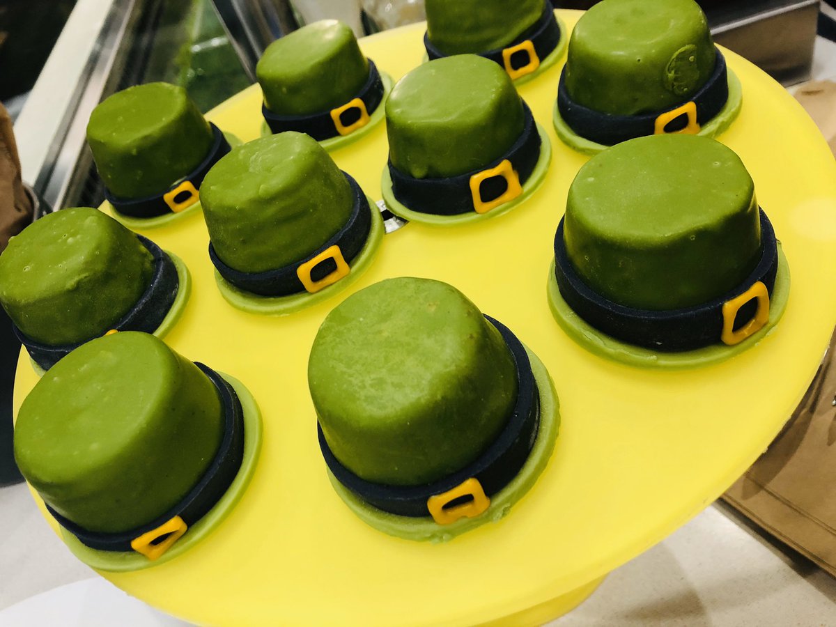 Exchanges_Food's tweet image. St.Patrick’s Day Spirit with these yummy cakes #green #Irish #StPatricksDay2020