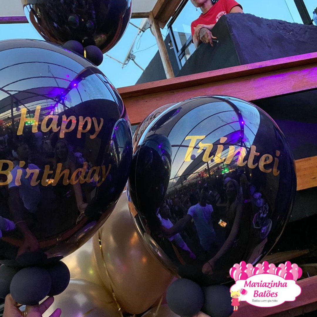MariazinhaBale1's tweet photo. Combinação perfeita do preto com dourado! Tudo para o trintou do @wallcostacosta 🎈
#bubblepersonalizado #ballons #black #gold #dolar #mariazinhabaloes #gashelio #trintou https://t.co/EBQetIgvJR