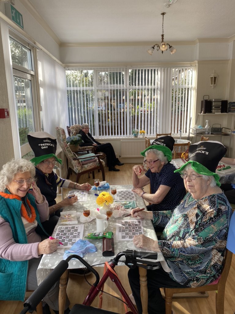 SorrellMartin's tweet photo. @HouseAshbourne happy st Patric day from us all at Ashbourne house https://t.co/Jm4DmujkYo