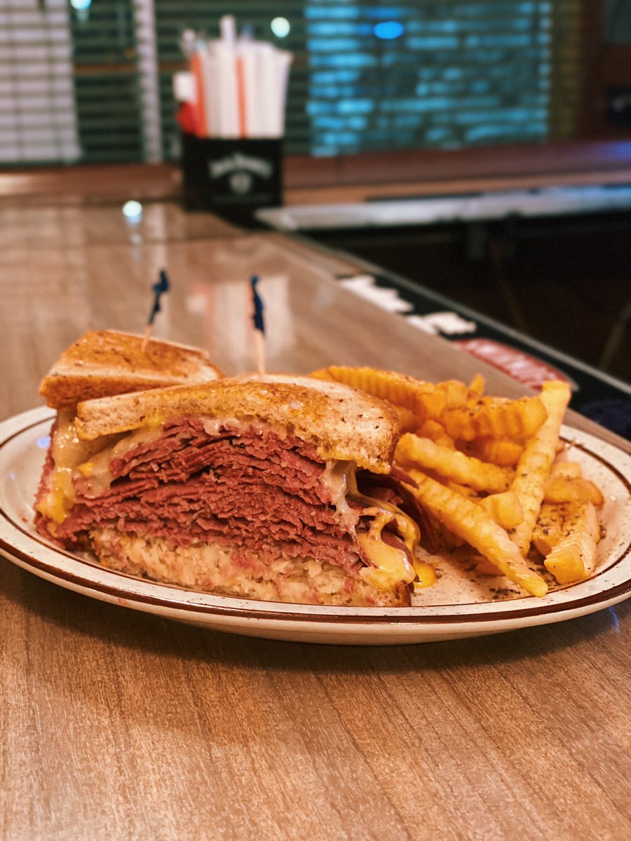 CityClubCle's tweet photo. Celebrate ☘️St. Patrick’s day☘️ the right way with some delicious corned beef! Call 440-734-0850 to place an order for delivery or curbside pickup https://t.co/N1myYq8DY1