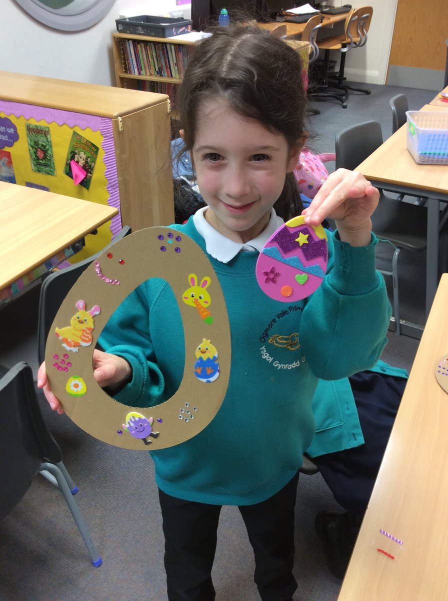 OgmoreP's tweet photo. Easter crafts in art club and Maths games on the computer in maths club... #ovway https://t.co/8s0jum1f9G