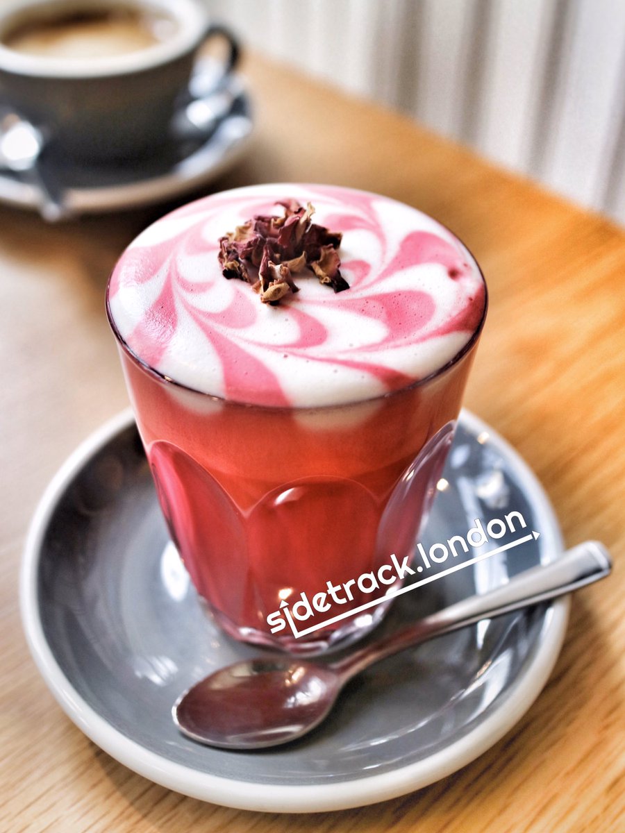 #FoodSpotting: Rose Latte at <a href="/AIDAShoreditch/">AIDA Shoreditch</a> with rose syrup, milk &amp; beetroot juice 🌹 ☕️ 

#coffee #latte #roselatte #rose #pinklatte #cafe #cafes #londoncafe #londoncafes #coffeeshop #coffeeshops #londoncoffee #londoncoffeeshops #londoncoffeeshop #london #shoreditch #shop