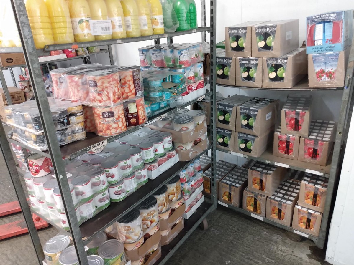 HffThru's tweet photo. We have a warehouse full of fresh produce! https://t.co/7yTz43kdoV
