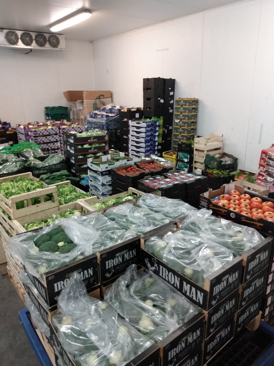 HffThru's tweet photo. We have a warehouse full of fresh produce! https://t.co/7yTz43kdoV
