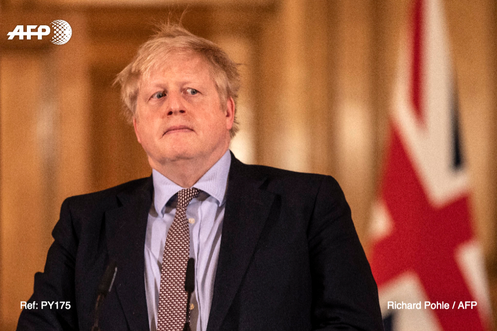 Le gouvernement britannique a jugé "raisonnable" d'estimer le nombre de cas d'infections au nouveau coronavirus à 55.000 dans le pays actuellement et estimé qu'un bilan final de l'épidémie à 20.000 morts ou moins constituerait "un bon résultat" #AFP