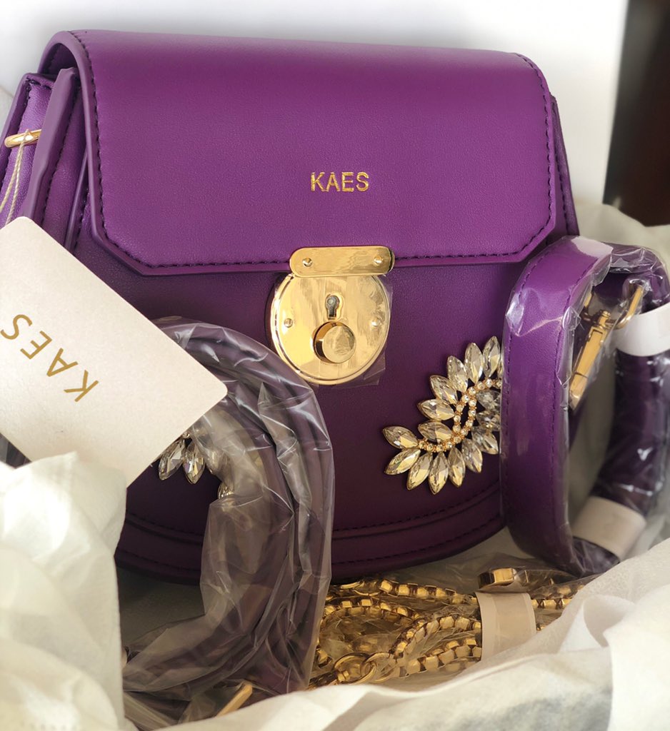KAES_NG's tweet photo. The LB crystal bag!🥰
Which is your fav ??????? #kaes https://t.co/Dw7y1YuX5e