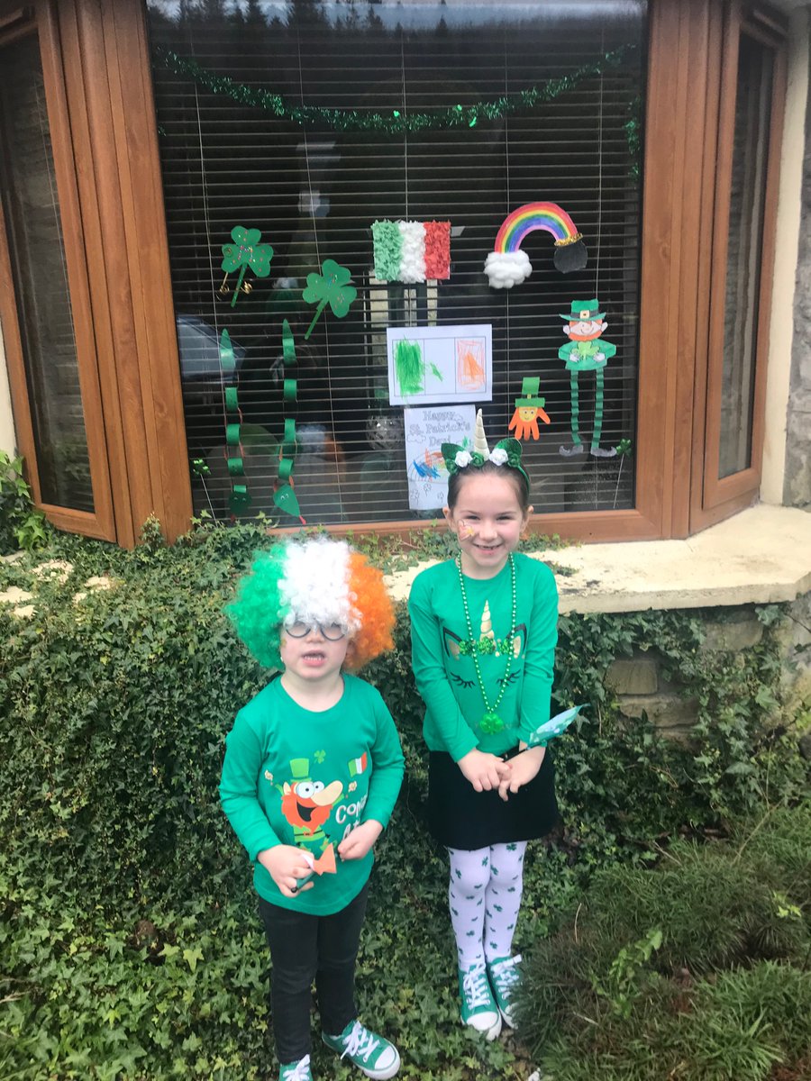 annemarieeade's tweet photo. #paddys_panes a different paddy’s day this year but doing what we can to keep spirits alive here are my two paddy’s Payne’s!! #artflashmob https://t.co/lgOiV6G65z