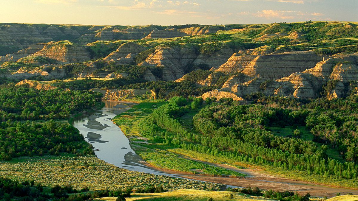 GoodLifeND's tweet photo. St.Patrick's Day might look a little different this year, but let's remember what the true beauty of GREEN looks like in North Dakota 🍀 #ExperienceND https://t.co/5vo6ZtIJrI