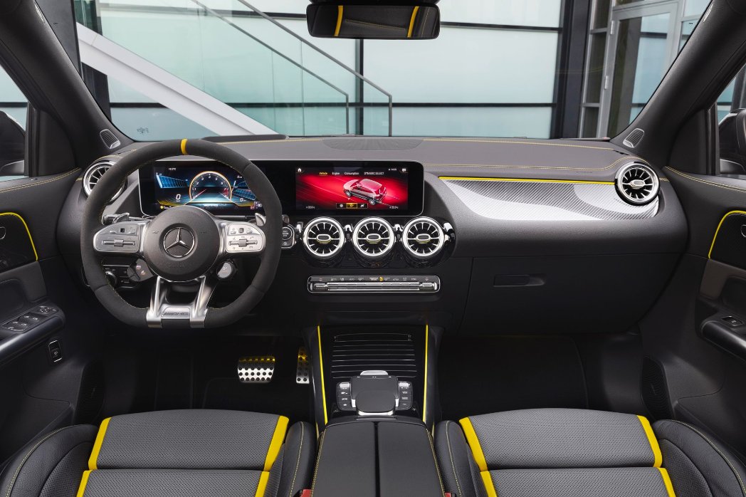 VMB59368634's tweet photo. Coming soon... Mercedes-AMG GLA 45 4MATIC+ &amp; GLA 45 S
💨0-62mph in just 4.4 seconds 
🏎The most powerful compact crossover on the market with up to 416bhp!
💺AMG Sports bucket seats

To find out more and to register your interest click the link below!

https://t.co/fQZMXciFZn https://t.co/xCZWE3oBlV