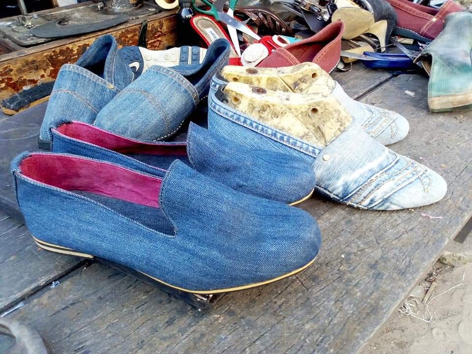 DelaliGatsono's tweet photo. #ChezMoiAuCongo Pouvons nous l'encourager svp en retweetant ?
Il a peut peut-être de potentiels clients ici...
Encourageons l'entrepreneuriat local #ChezMoiAuCongo 🇨🇬

☎️ (+242) 06 909 99 90 / 04 411 45 73 https://t.co/cxoVcZJutd
