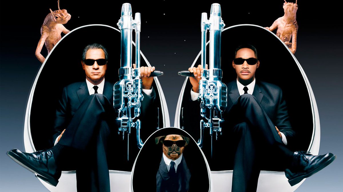 Spotern's tweet photo. CONSEIL FILM DU JOUR : si vous n'avez jamais vu les Men in Black c'est le moment de se remettre dedans ! 😎😍 https://t.co/yAvDqCbOMU https://t.co/vO4OjrAlRW