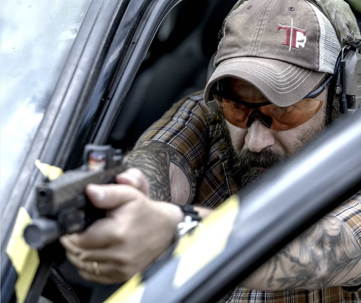 4-14 Training making our Fast Link look great! Shot efficiency is compromised if gear holds you back. Along with being impact rated, the clarity of our lenses is superb. Add tiger's eye tint and you'll engage targets confidently! #edgetacticaleyewear #dontfogup #defendyourvision