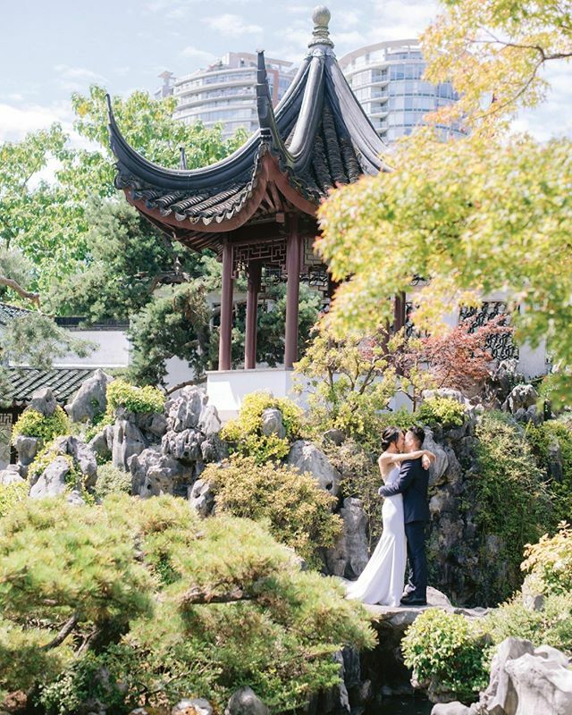 Real Weddings tweet media