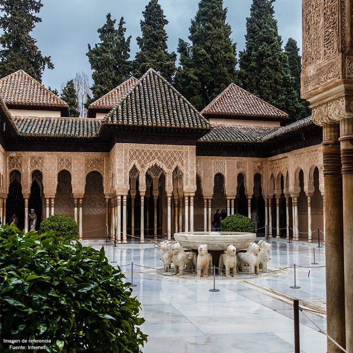 tellevamosmx's tweet photo. La #Alhambra de #Granada, ubicada en #España, es un castillo y una fortaleza, un palacio real y una ciudad, jardines y un retiro de verano, es todo eso y mucho más. https://t.co/1osIbXaoZE