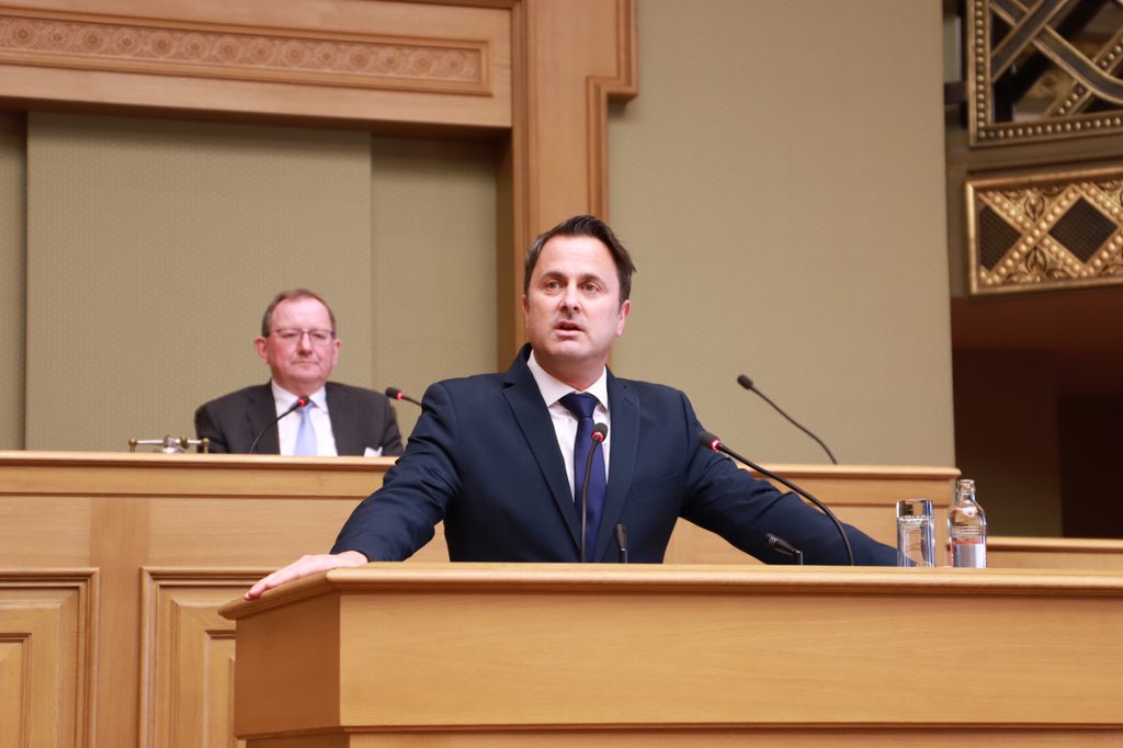 Mir sinn an enger aussergewéinlecher Situatioun, déi eenzegaarteg Mesuren verlaangt. Dat allerwichtegst: Bleift doheem! Jiddereen ass an der Verantwortung fir d’Verbreeden vum Virus ze bremsen. Méi Info op gouvernement.lu/fr/actualites/…